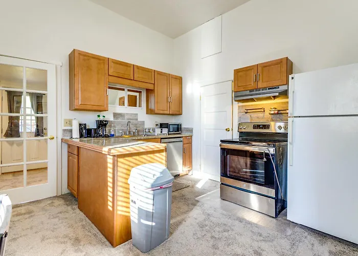 Walkable Location, Fenced Yard: Home! Holiday home Wickenburg