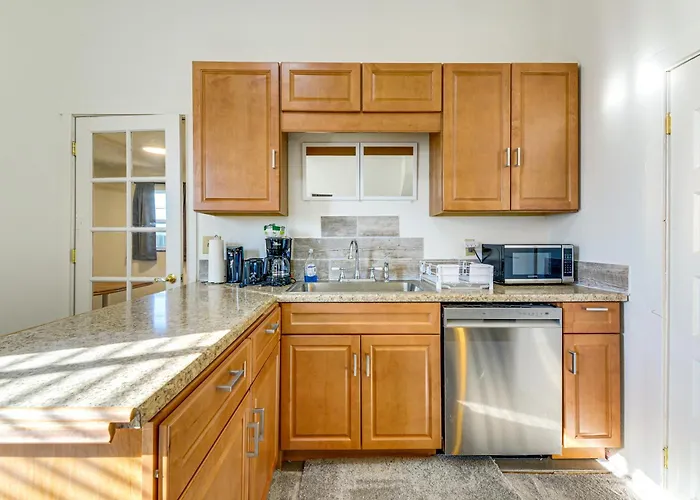 Holiday home Walkable Location, Fenced Yard: Home! *