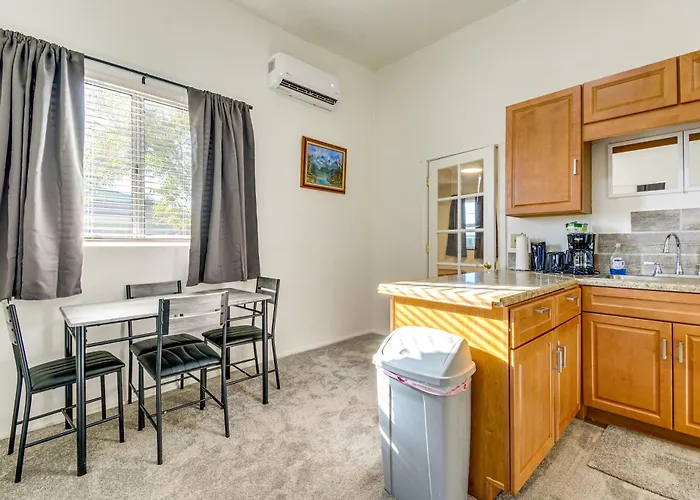 Walkable Location, Fenced Yard: Home!