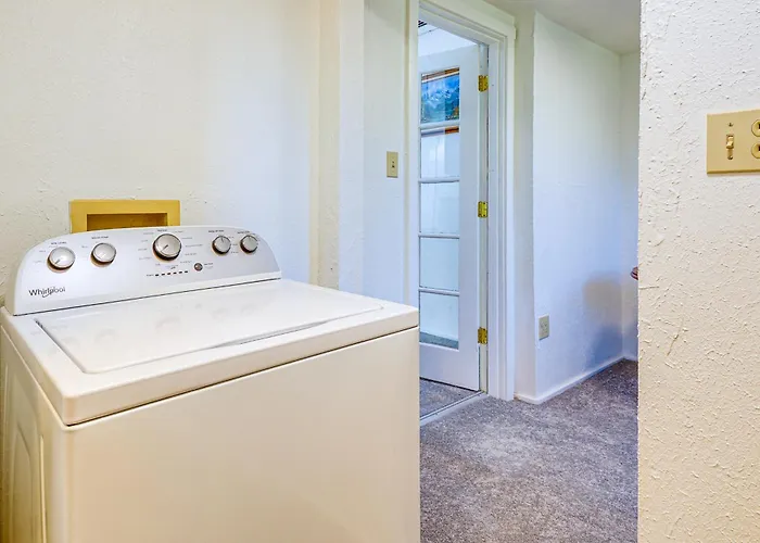 Walkable Location, Fenced Yard: Home! Holiday home Wickenburg