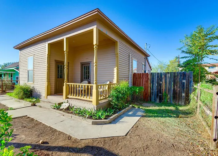 Holiday home Walkable Location, Fenced Yard: Home! Wickenburg